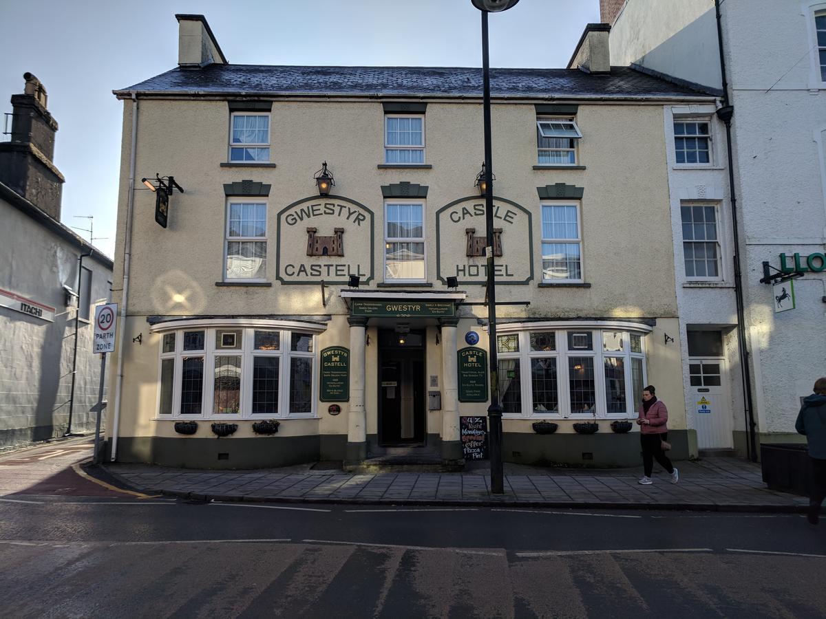 The Castle Hotel 람피터 외부 사진