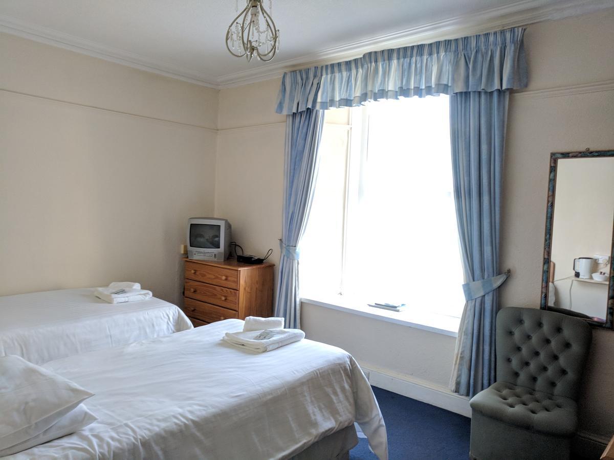 The Castle Hotel 람피터 외부 사진