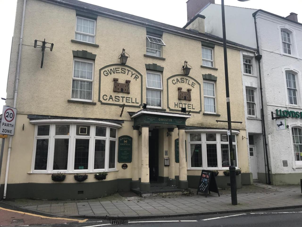The Castle Hotel 람피터 외부 사진